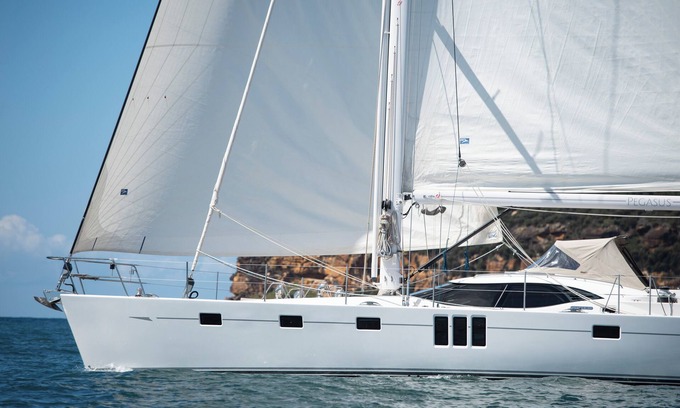 Newport Alquiler De Eote | Luxury Romantic Getaway onboard the Sailing Yacht of your Dreams.