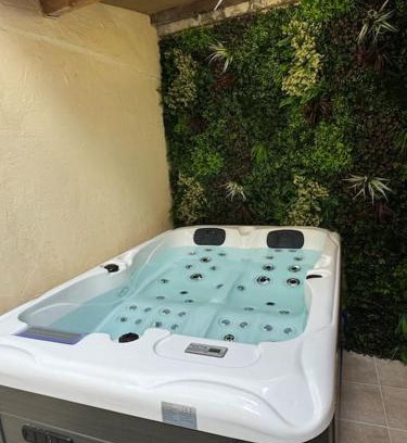 Bar-le-Duc Apartamento | Luxury Room - Havre de paix avec jacuzzi privé