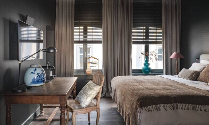 Historical Center Bruges Condominio | Luxury room with en suite bathroom - The Safe