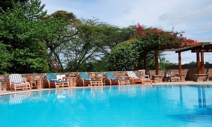 Maasai Mara Cabina | Luxury Room with Pool & Parking | Maasai Mara Safari Lodge Stay