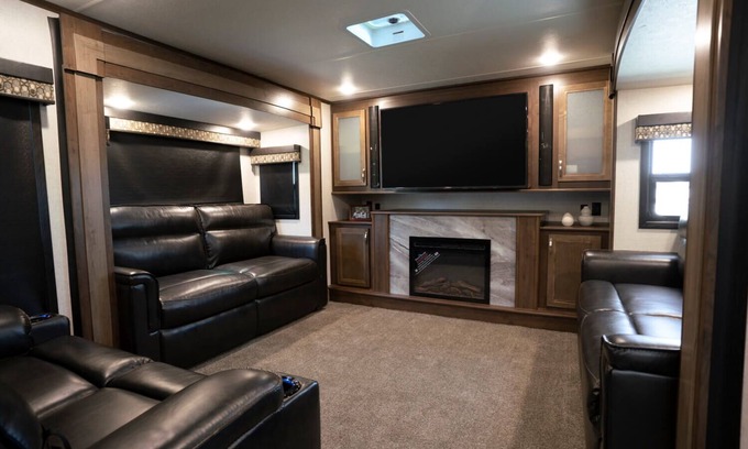 Thackerville Casa | Luxury RV 2 Bedroom 2 Bath for solar eclipse ring of fire on 3 acres