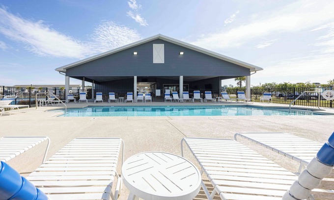 Foley Alquiler De RV | Luxury RV Lot 40 at Grand Riviera Resort in Foley, AL