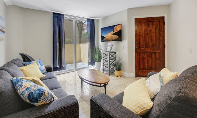 University City Condominio | Luxury San Diego Suite Near Ocean!