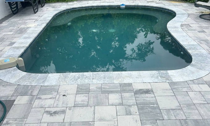 North Sarasota Casa | Luxury Sarasota House: Oversized Hot Tub, Near Beaches & Downtown Fun!