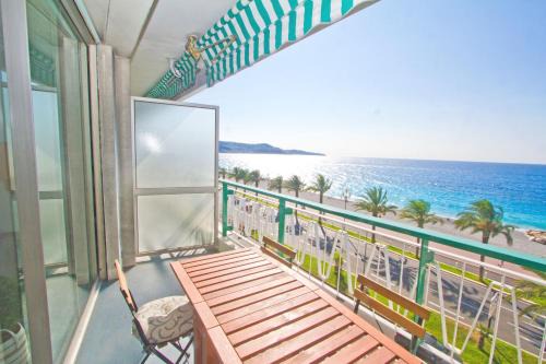 Les Baumettes Apartamento | Luxury Sea Front Condo Milord