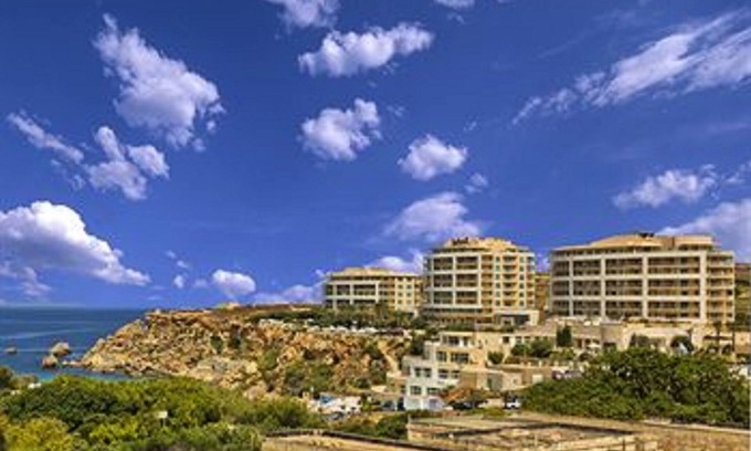 Għajn Tuffieħa Apartamento | Suite de lujo con vistas al mar en el 5 * Radisson Blu Resort & Spa, Golden Sands, Malta