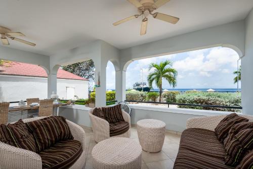 Playa Apartamento | Luxury Seafront 4p large ground floor apartment