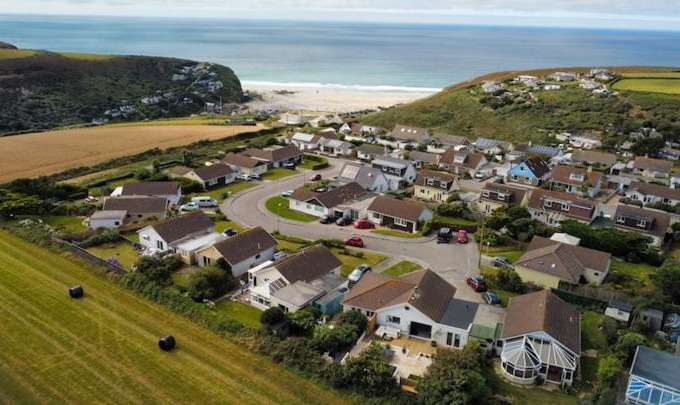 Porthtowan Casa | Luxury Seaside Property with Hot Tub & Sea Views
