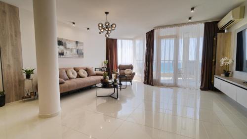 Balchik Apartamento | Luxury SeaView Apartment Azzurro 5