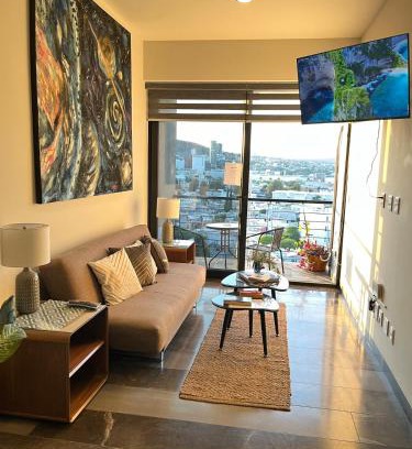 León Apartamento | Luxury, security, infinity pool, view, centric