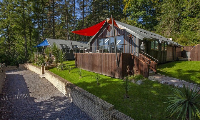 Benderloch Cabina | Luxury Self Catering Lodge with Hot Tub - Palms 2, Loch Etive, North Connel