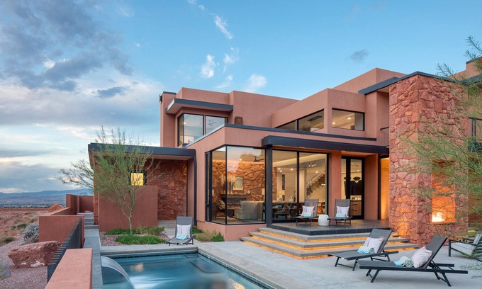 Ivins Casa | Luxury Service 3 Kings and Bunks & PRIVATE Pool - Sleeps 12 - Daily HK