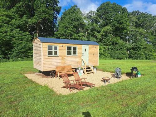 Wickham Casa | Luxury Shepherds Hut set in a countryside setting