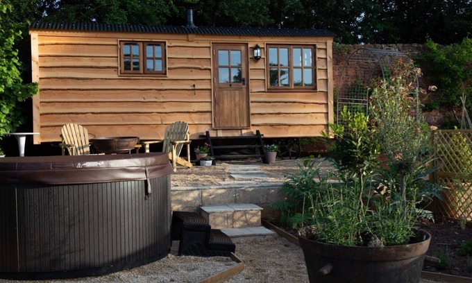Belluton Cabina | Shepherds Hut de lujo con jacuzzi en una zona rural cerca de Bath + Bristol