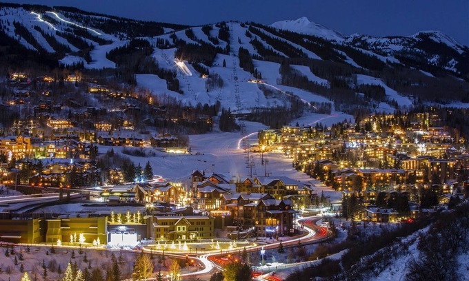 Snowmass Village Condominio | Luxury Ski-In/Ski-Out 1 Bedroom Residence in the Snowmass Base Village