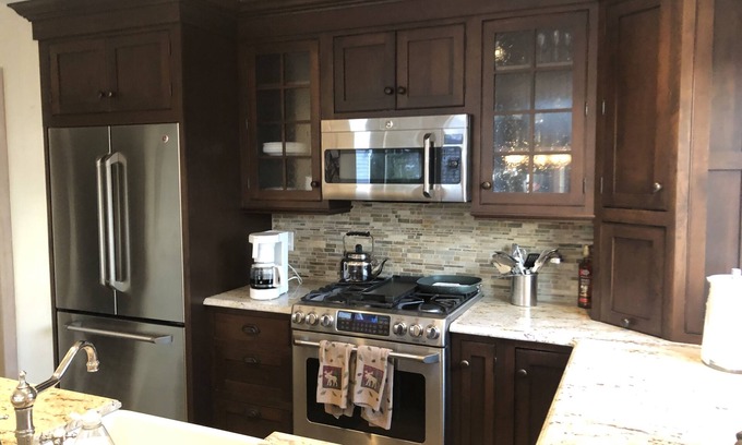 Ludlow Casa | Luxury Ski Town House... 3 Floors...Slopeside 2200 Square Feet