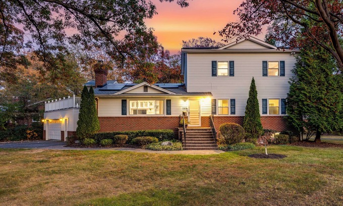 Alexandria West Casa | Luxury Spacious Alexandria Home Minutes to Washington D.C.
