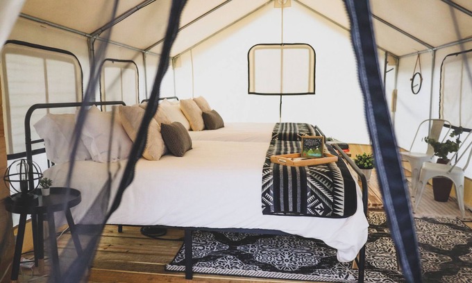 Delta Alquiler De RV | Luxury Spacious Glamping, Lake View, Grill, Pool, Pet Friendly, Swim