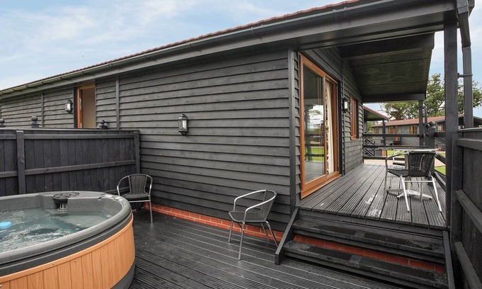 Hinton Chalet De Esquí | Luxury spacious lodge.