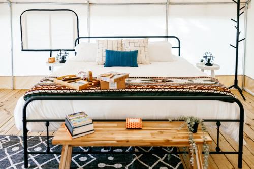 Delta Otro | Luxury Spacious Mountain Glamping