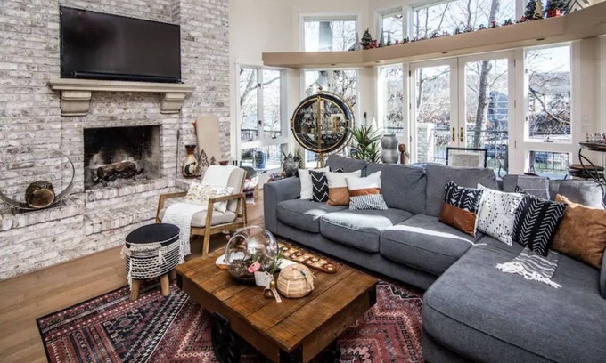 Osage Beach Casa | Luxury State Park Getaway with Lake Access and Dock & Gym