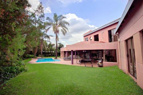 Greater Johannesburg Metropolitan Area Casa | Luxury Stay in Hurlingham Mansion