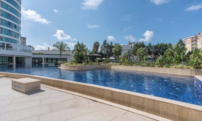 Bouvet Island Apartamento | Luxury Stay with Maxi Homes 1Bed: Free Pool, Spa, Fitness & Walk to the Beach!