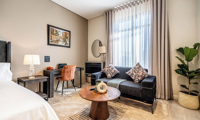 Menlyn Apartamento | Luxury Studio Apartment in Menlyn Maine, free parking, 24/7 concierge - 137