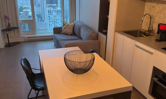 Ville-Marie Condominio | Luxury Studio in heart of Downtown