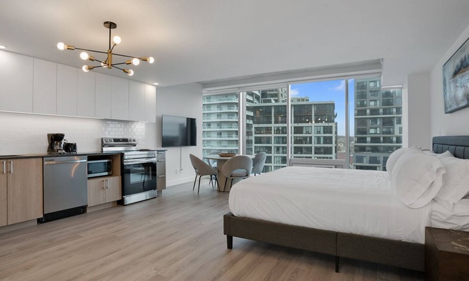 Milton Park Apartamento | Luxury Studio in Heart of MTL 807 | Metro access