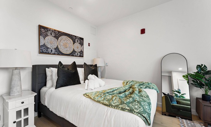 D Street - West Broadway Apartamento | Luxury Studio Next to Broadway 6913