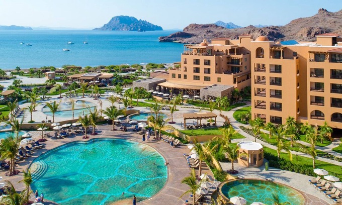 Loreto Apartamento | Luxury Studio Suite with TPC Golf Course Access and Stunning Views!