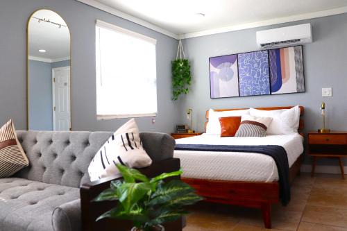 Town 'n' Country Apartamento | Luxury Studio Suite close to Tampa Airport
