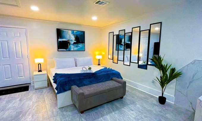 Houston Apartamento | Luxury Studio w/Jacuzzi near IAH