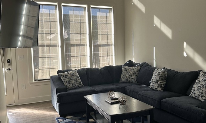 Huntsville Casa | LUXURY STYLED LOFT HOME