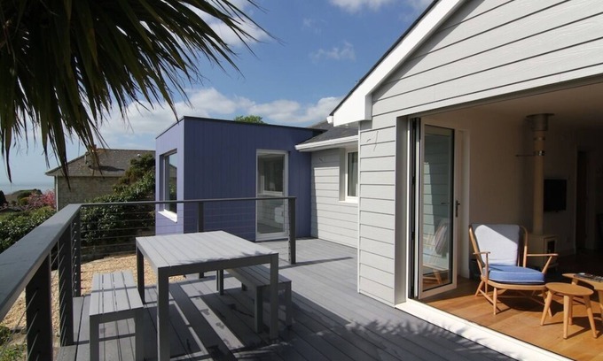 Bonchurch Casa | Casa de lujo, elegante con jardín, vistas al mar y estacionamiento. Internet Wifi, Sky Hd