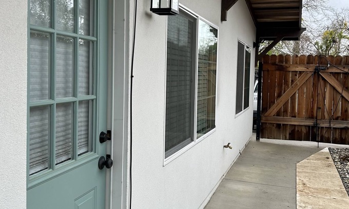 Davis Casa | Luxury Suite w/patio in Davis