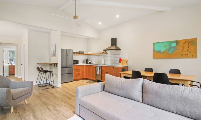 Ithaca Casa | Luxury Suite | Walk to Commons | Free Parking | NY