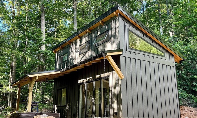Swannanoa Cabina | Luxury Tiny House, hot tub, views, close to Asheville & Black Mt.