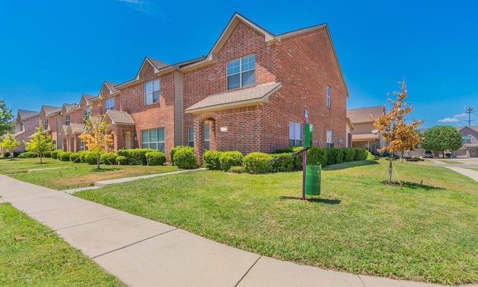 Grand Prairie Casa | Luxury Townhome Collection GrandPrairie