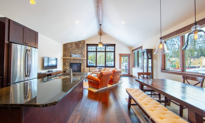 Keystone Casa | Luxury Townhome with Mountain Views, Private Balcony and Walk Out Patio