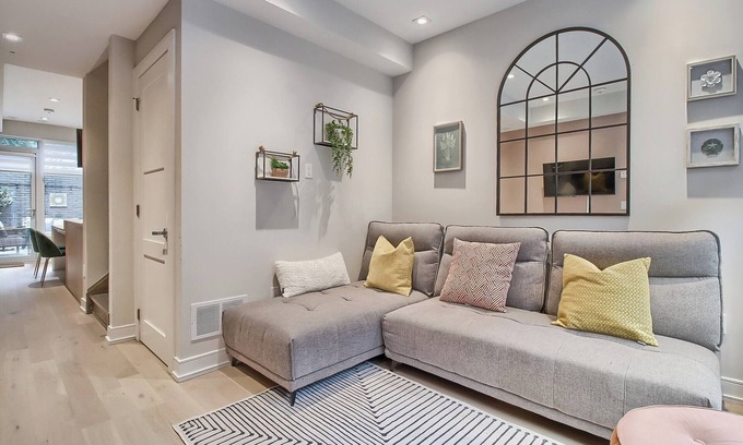 Bay Cloverhill Casa | Luxury Townhouse in Downtown Toronto