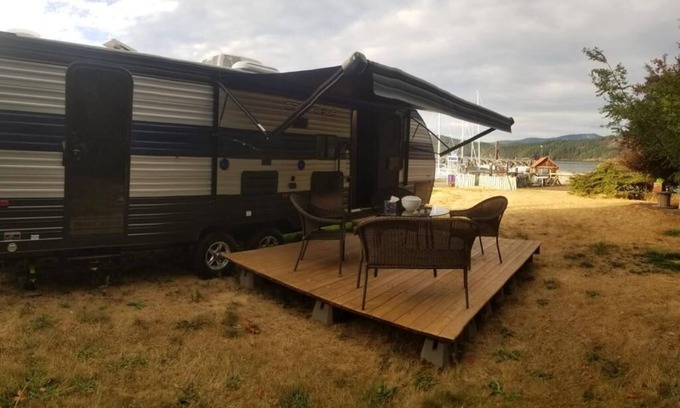 Cowichan Bay Casa | Luxury Trailer Home on Vancouver Island