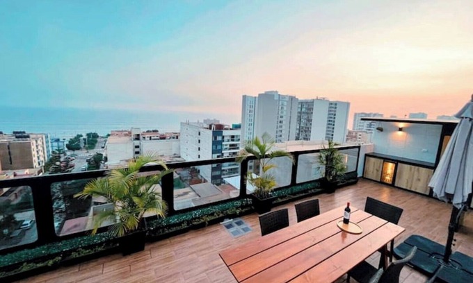 Magdalena del Mar Apartamento | Triplex de lujo 3 dormitorios con vista al mar y con terraza privada