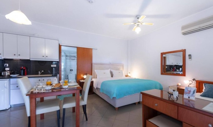 Agrilos Cama Y Desayuno | Luxury Triple Apartment with Yard in front of the sea at Kalo Nero Kyparissia