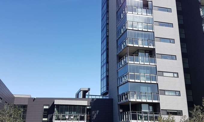 Downtown Apartamento | Apartamento de lujo de dos dormitorios con vista al mar.