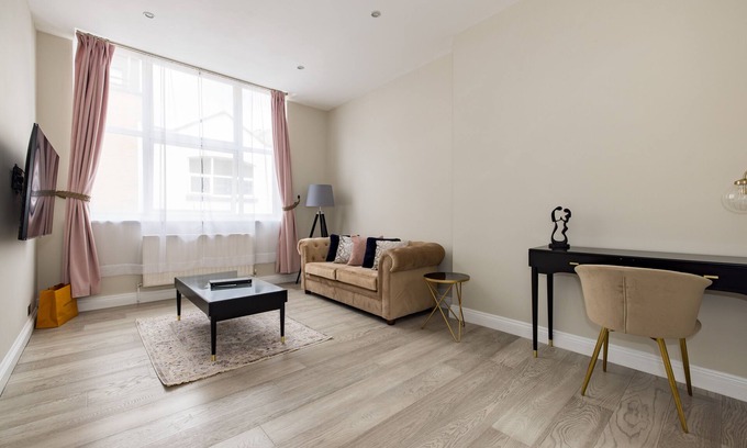 Farringdon Apartamento | Luxury two bedroom Central London apartment minutes from Farringdon Station!