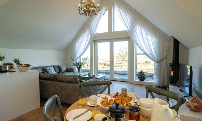 Murthly Cabaña | Luxury two Bedroom Converted Steading