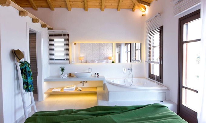 Kolios Villa | Lujosa villa de dos dormitorios en skiathos con piscina privada y vista al mar excepcional