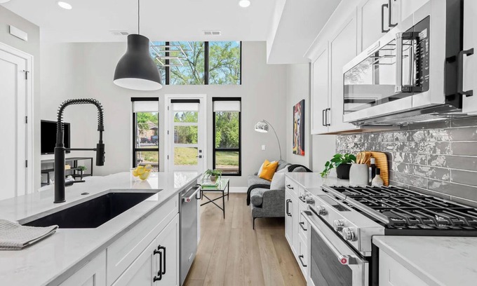 Rochester Condominio | Luxury Two Story Loft Condo